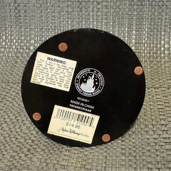 RARE Walt Disney World - Parks EXCLUSIVE Globe - Mickey - Finding Nemo and Dory - Picture 4 of 4